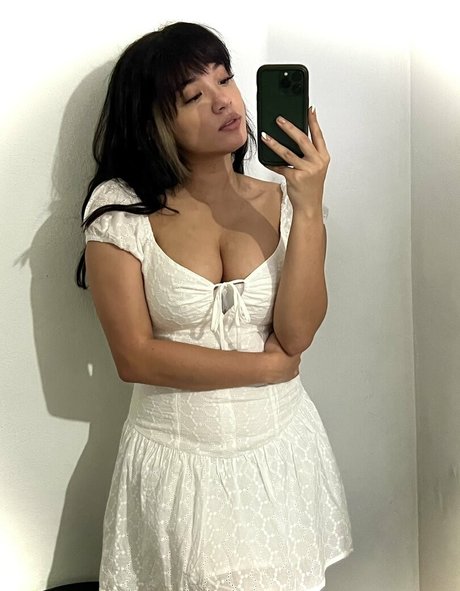 Cinnabrit sexy actress photos