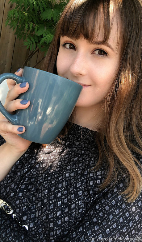 curvy cougar onlyfans pornographic pic