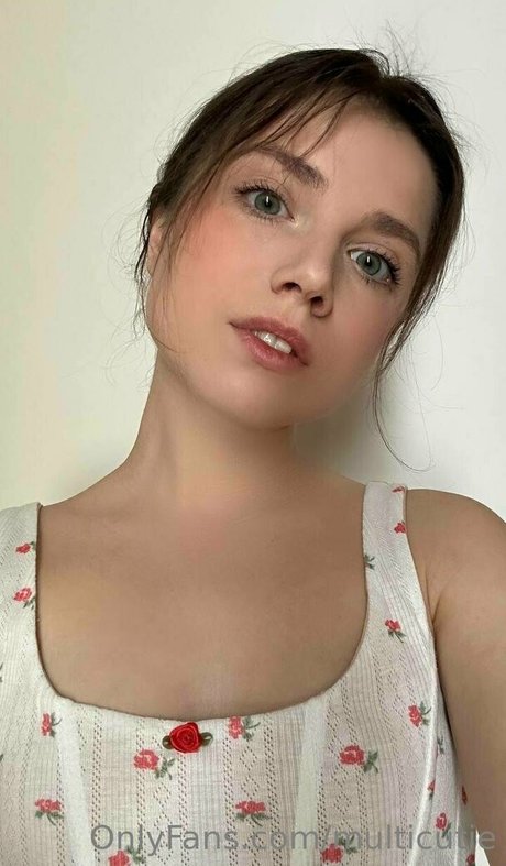 multicutie pretty actress gallery