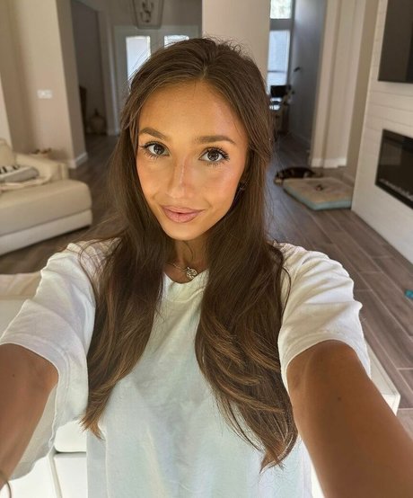 Taylor Alesia pornstar hot pics