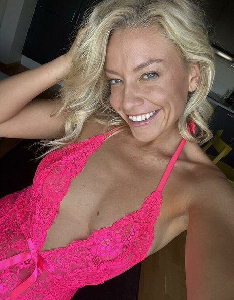 Amy Love pretty actress picture