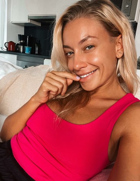 Amy Love exclusive star gallery