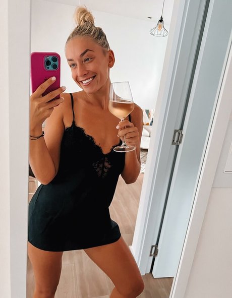 Amy Love sex star img