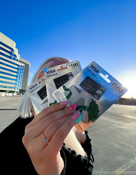 Nixxdee erotic actress picture