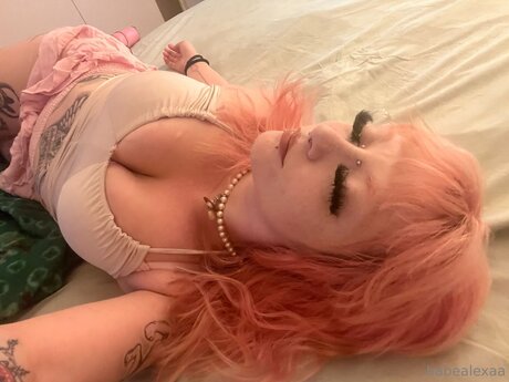 Babealexaa sexy actress img