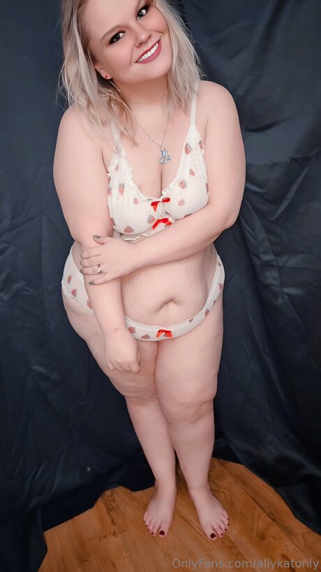 Allykatonly model art pictures