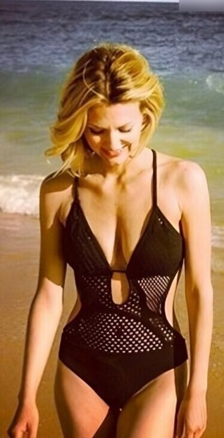 Ella Endlich pornstar naked archive