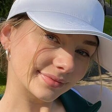 Anna Halliday hot model picture