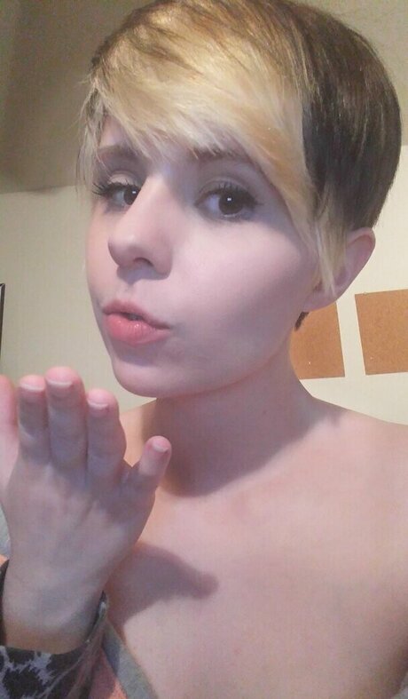 Lydia Sweets model naked image