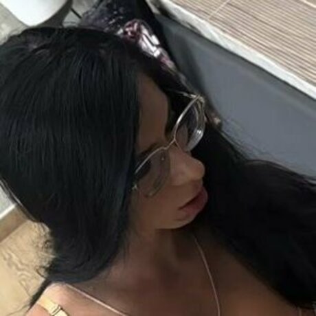 Gabriela Belt model naked pictures