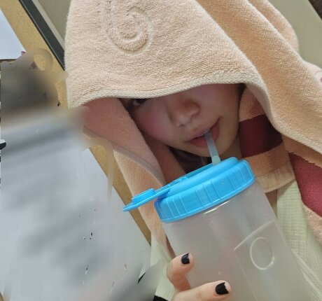 Kim Chaewon hot pornstar picture