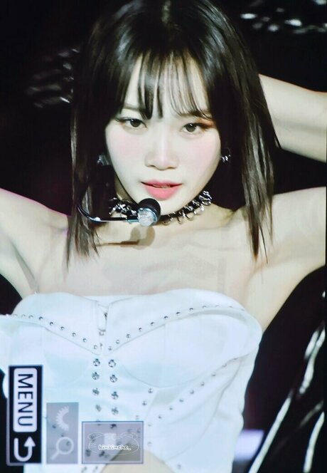 Kim Chaewon model nude images