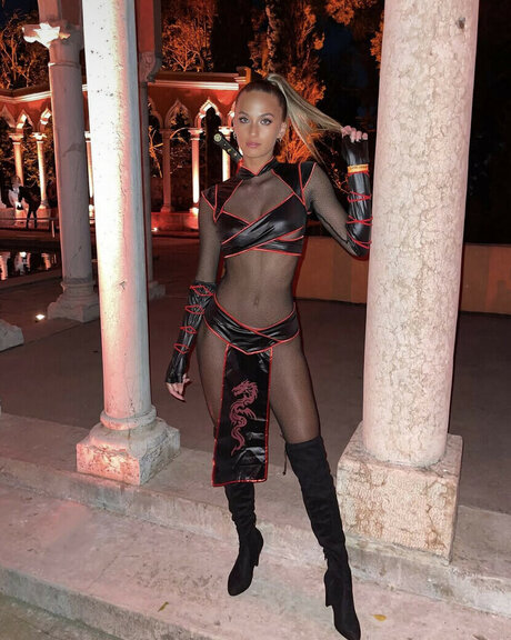 Sydney Marshall sydneymarshal pornographic star galleries