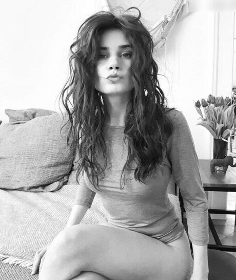 Joyce Ilg star perfect image