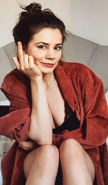 Joyce Ilg best model images