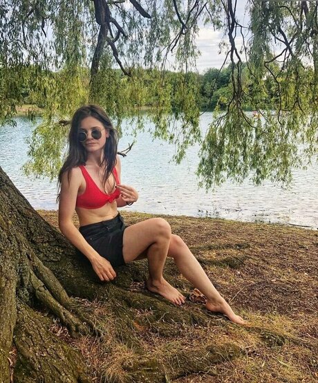 Joyce Ilg model adult pic