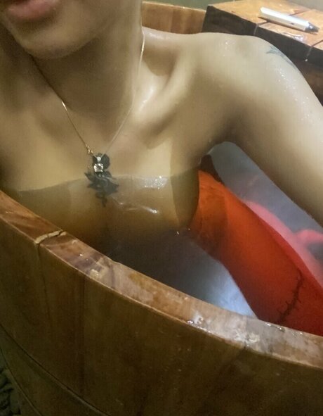 Tr n Th i T m Chi n adult model pictures