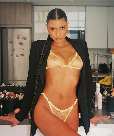 Cecilia Solivan best model archive