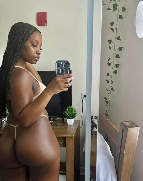 iisoyummy pornstar erotic gallery