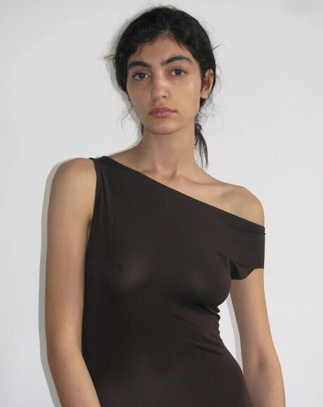 Soulin Omar model erotic image