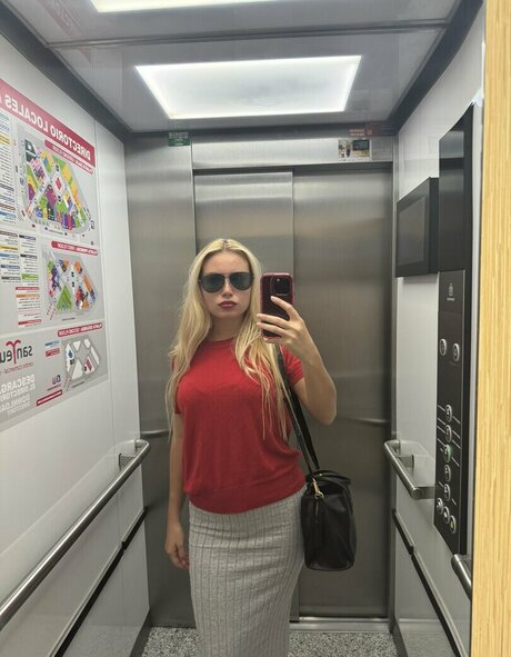 lickandysoles hd model pic