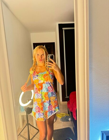 lickandysoles art star photo