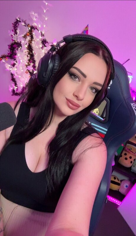 Eleanorsaur hd pornstar gallery