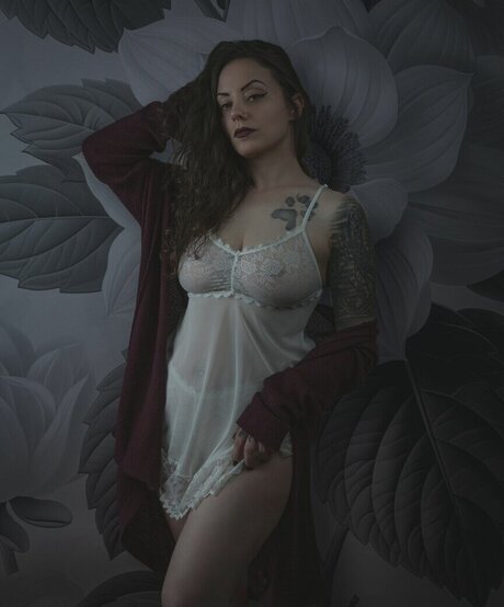 Niki Dysnomia best model photos