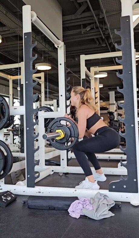 Sophia Fl rsch star art photos