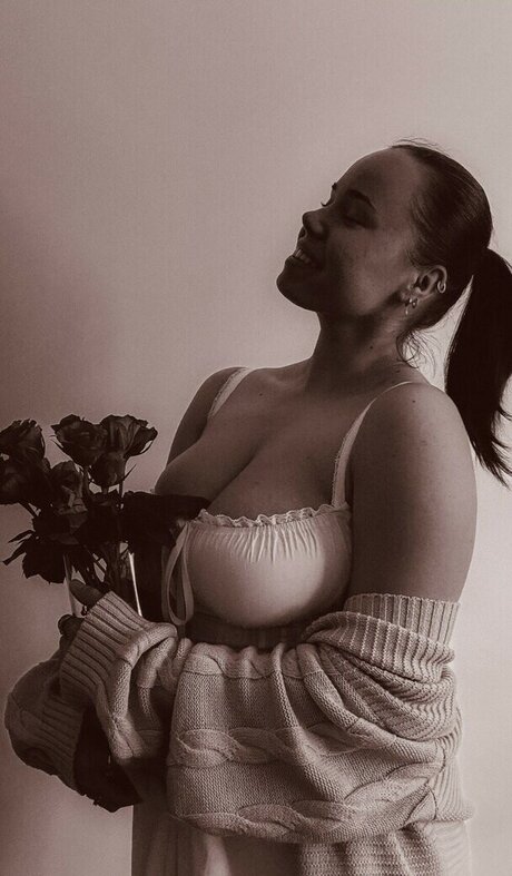 Jana Kristina Heiland naked pornstar gallery