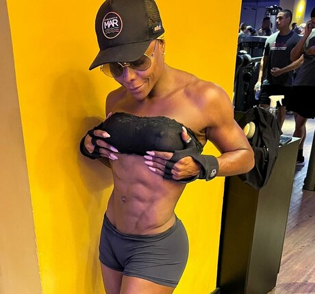 Adriana Bombom pornstar art pictures