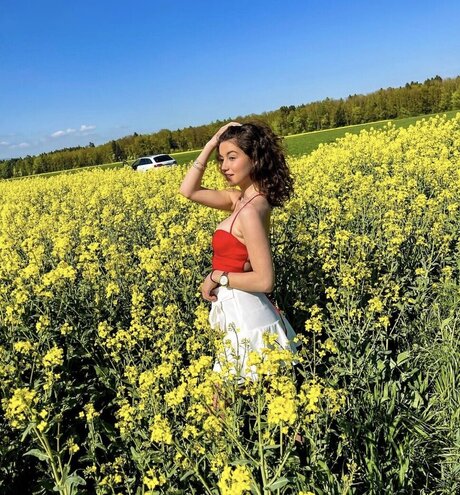 Jesina Amweg adult model photo