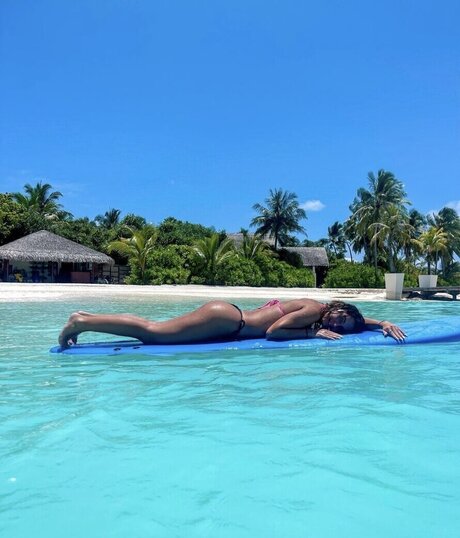 Jesina Amweg model nude images