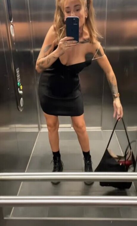 Liza Waschke star pornographic images