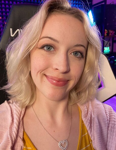 Pjonk nudes model images