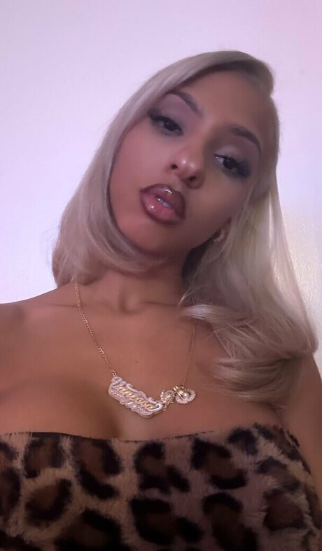 Belladonnas star hot images