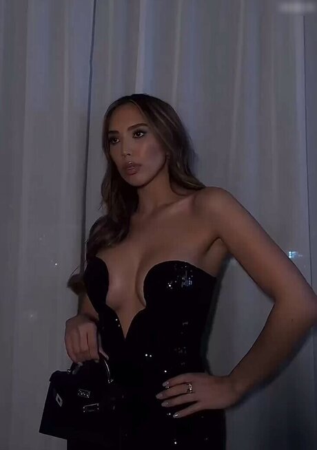 Adorable Caro star free photo