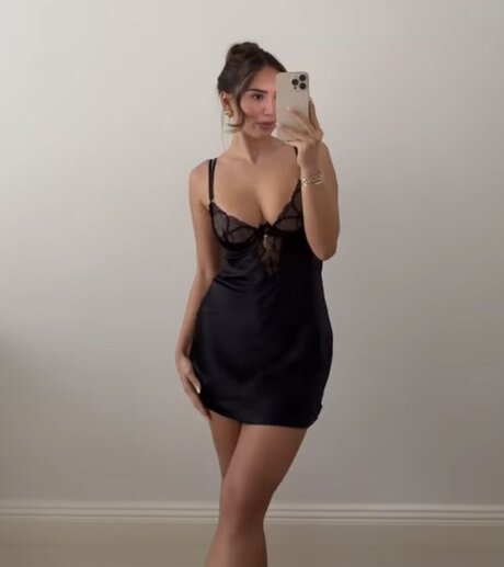 Adorable Caro star sexy image