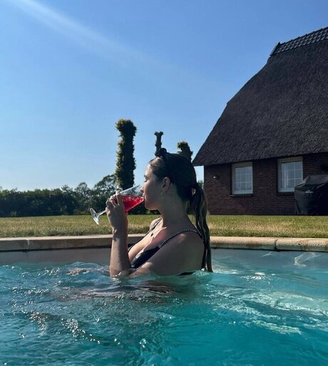 Wieke high quality pornstar pic