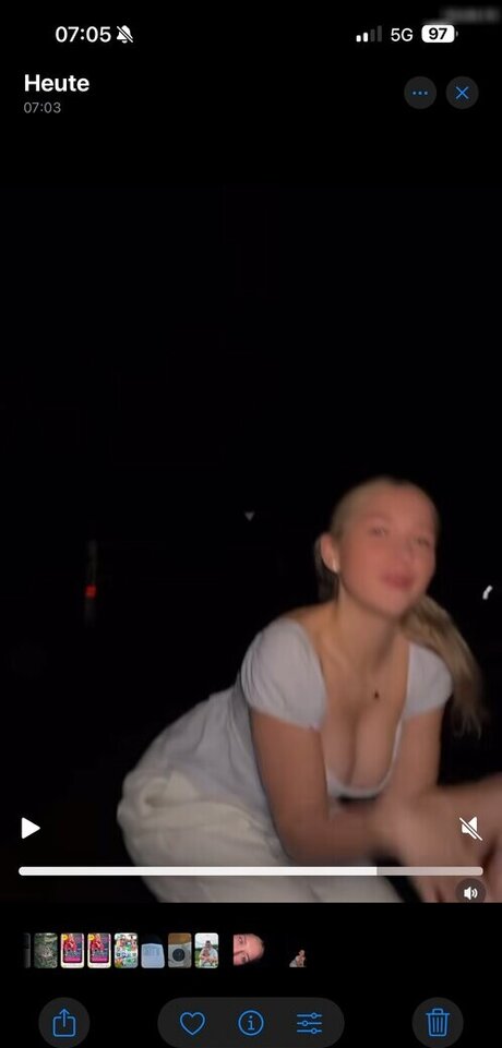 Wieke naked model picture