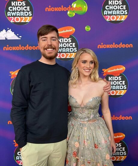 Thea Booysen star top picture