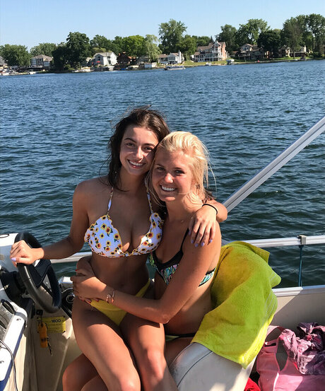 Cjsimon1 model nice archive