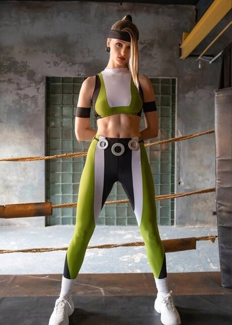 Mortal Kombat Erotic Cosplay hd model image