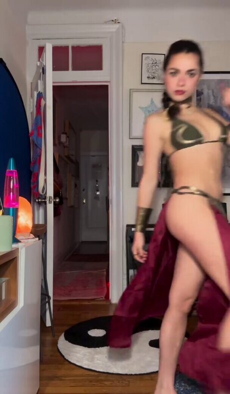 AllyAnnaMaria exclusive pornstar picture