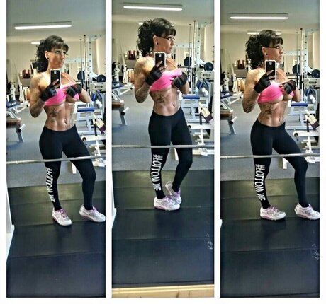 Sari Sander model top picture