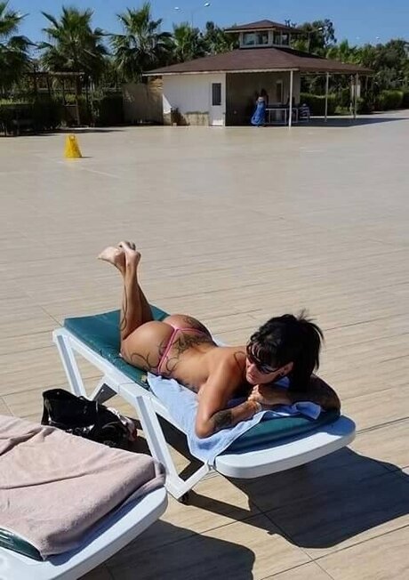 Sari Sander sexy star photo