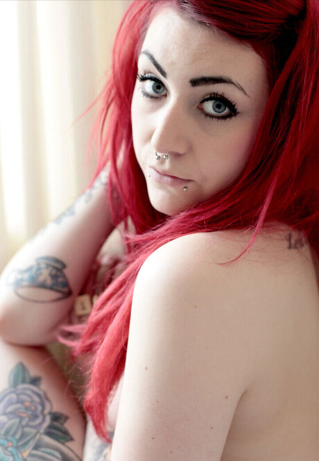 Luceyx naked star img