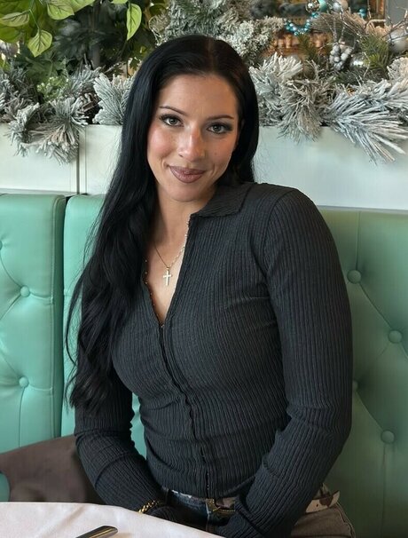 Allison Royalty free pornstar photo