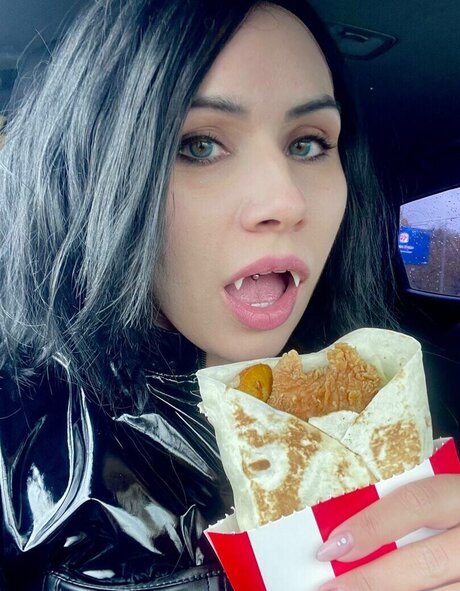 Red Saya star sexy pics