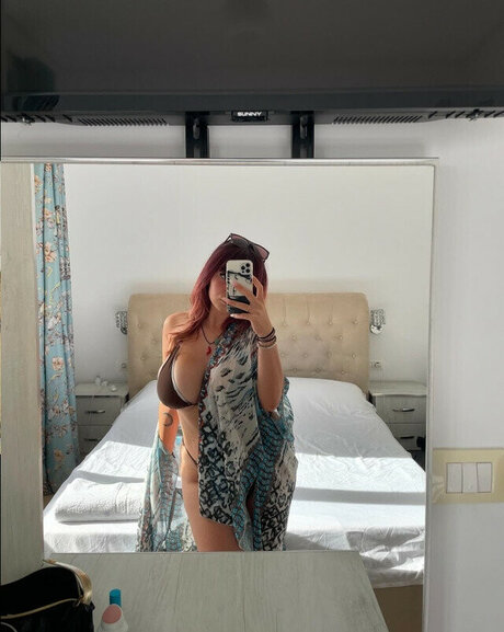 Rebekadervishi star nude image